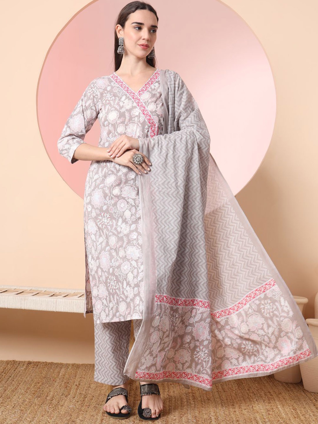 

Yufta Grey Floral Printed V-Neck Angrakha Pure Cotton Kurta With Trouser With Dupatta