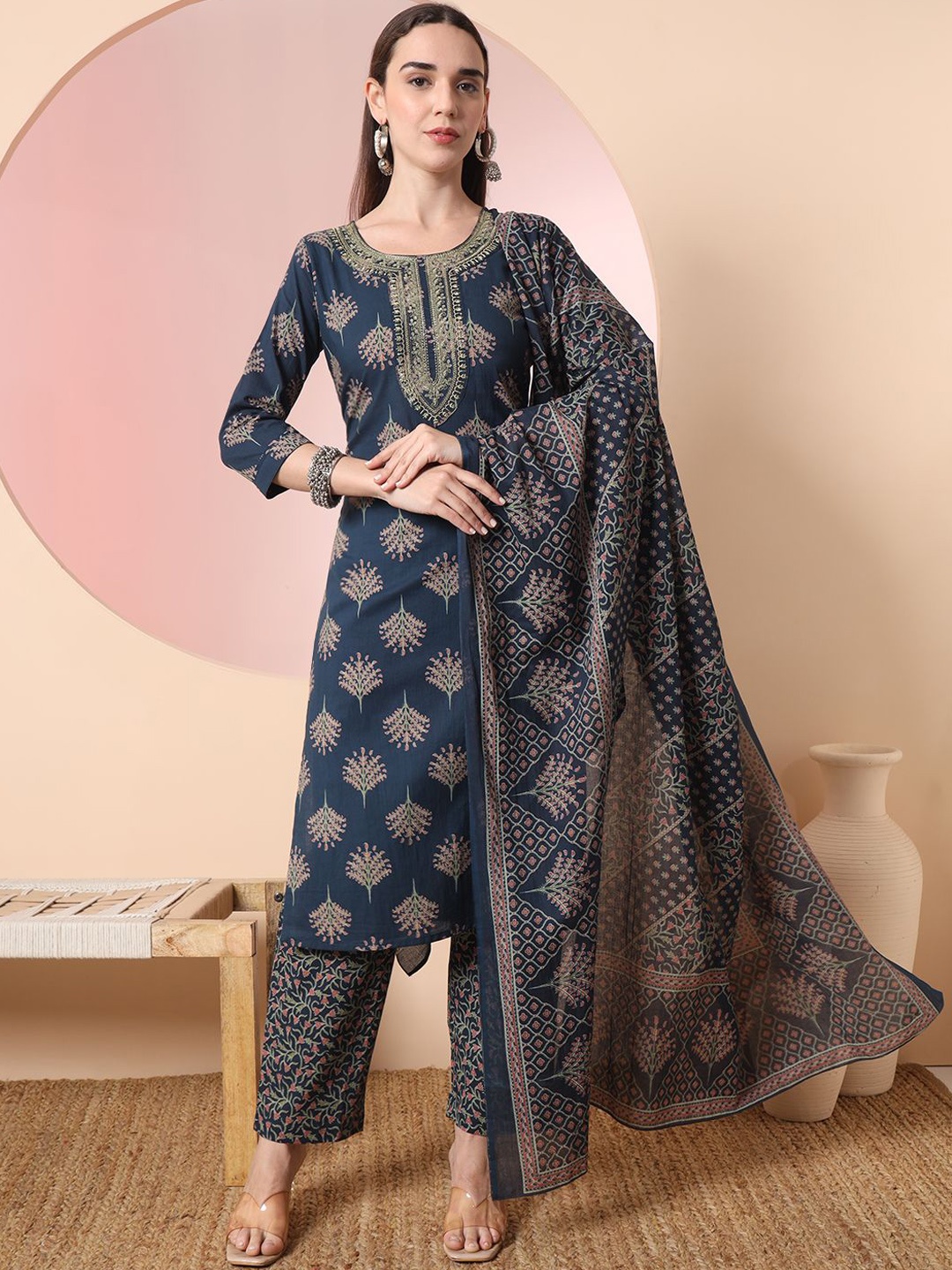 

Yufta Teal Blue Floral Printed Regular Thread Work Pure Cotton Kurta & Trouser & Dupatta