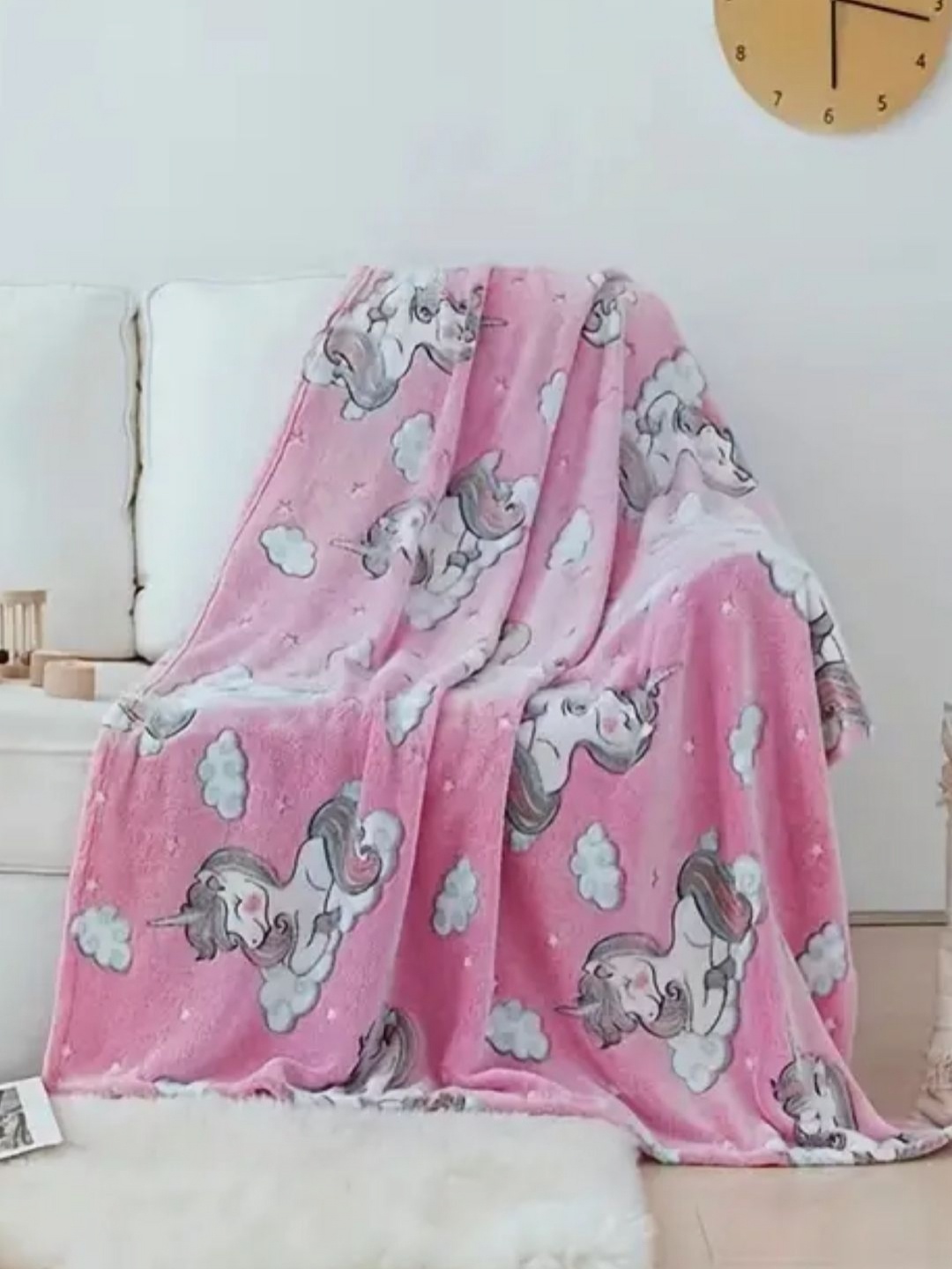 

Famyo Kids Glow in The Dark Dreamy Unicorn 220 GSM Queen Size Blanket, Pink