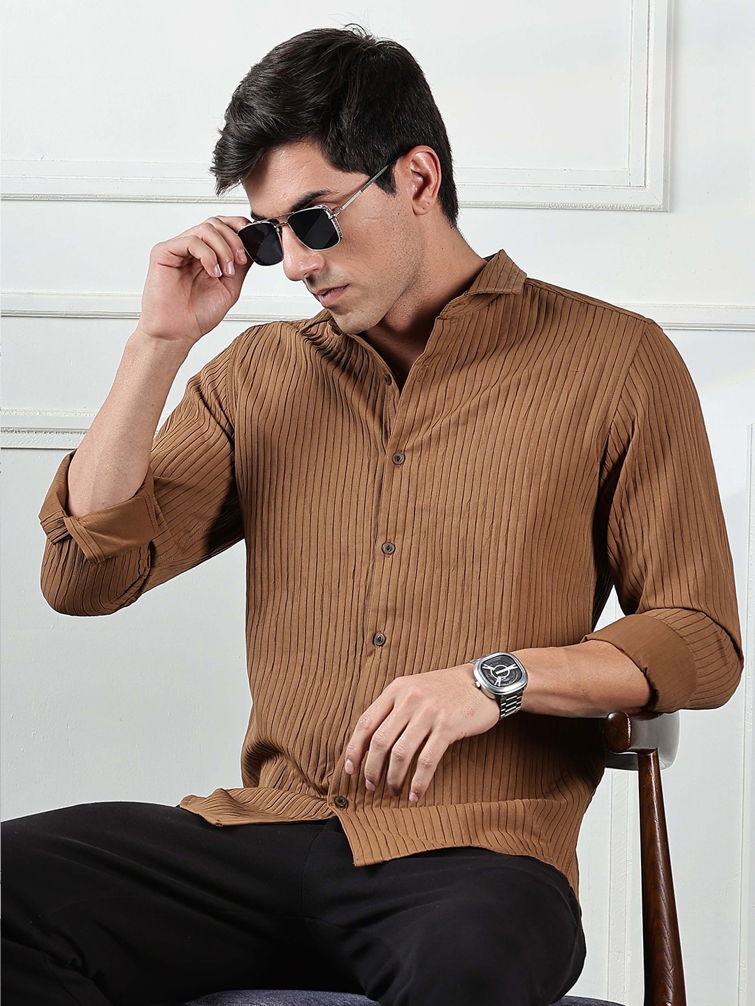 

HERE&NOW Men Slim Fit Opaque Striped Casual Shirt, Brown