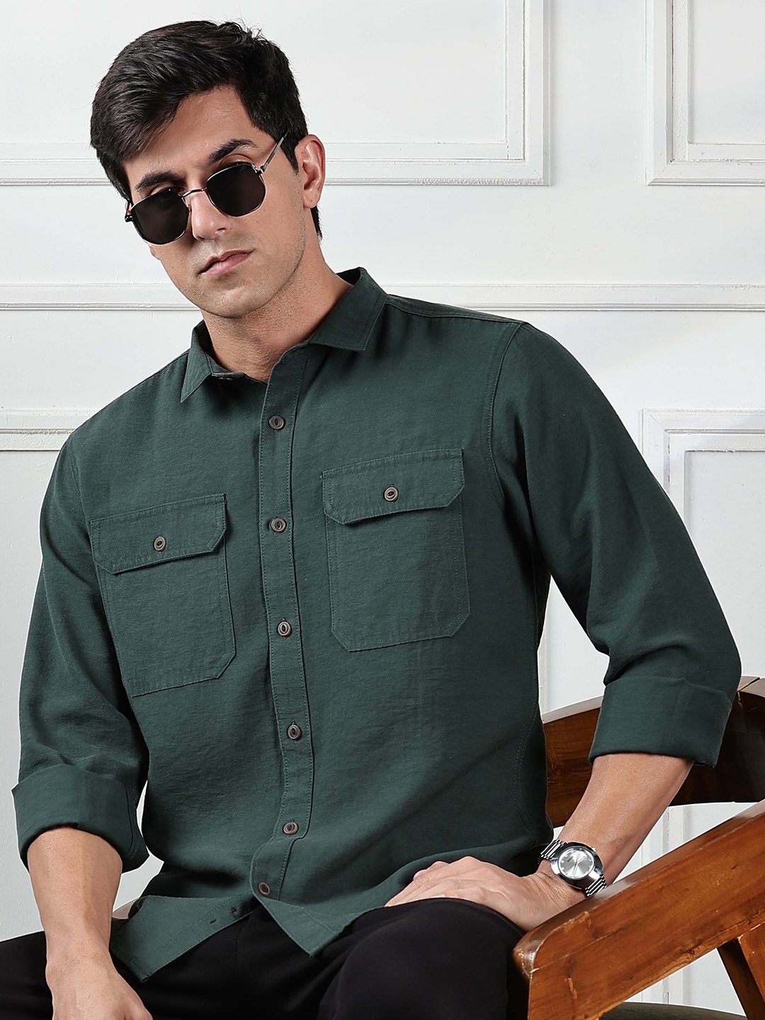 

HERE&NOW Men Cutaway Collar Solid Casual Shirt, Olive