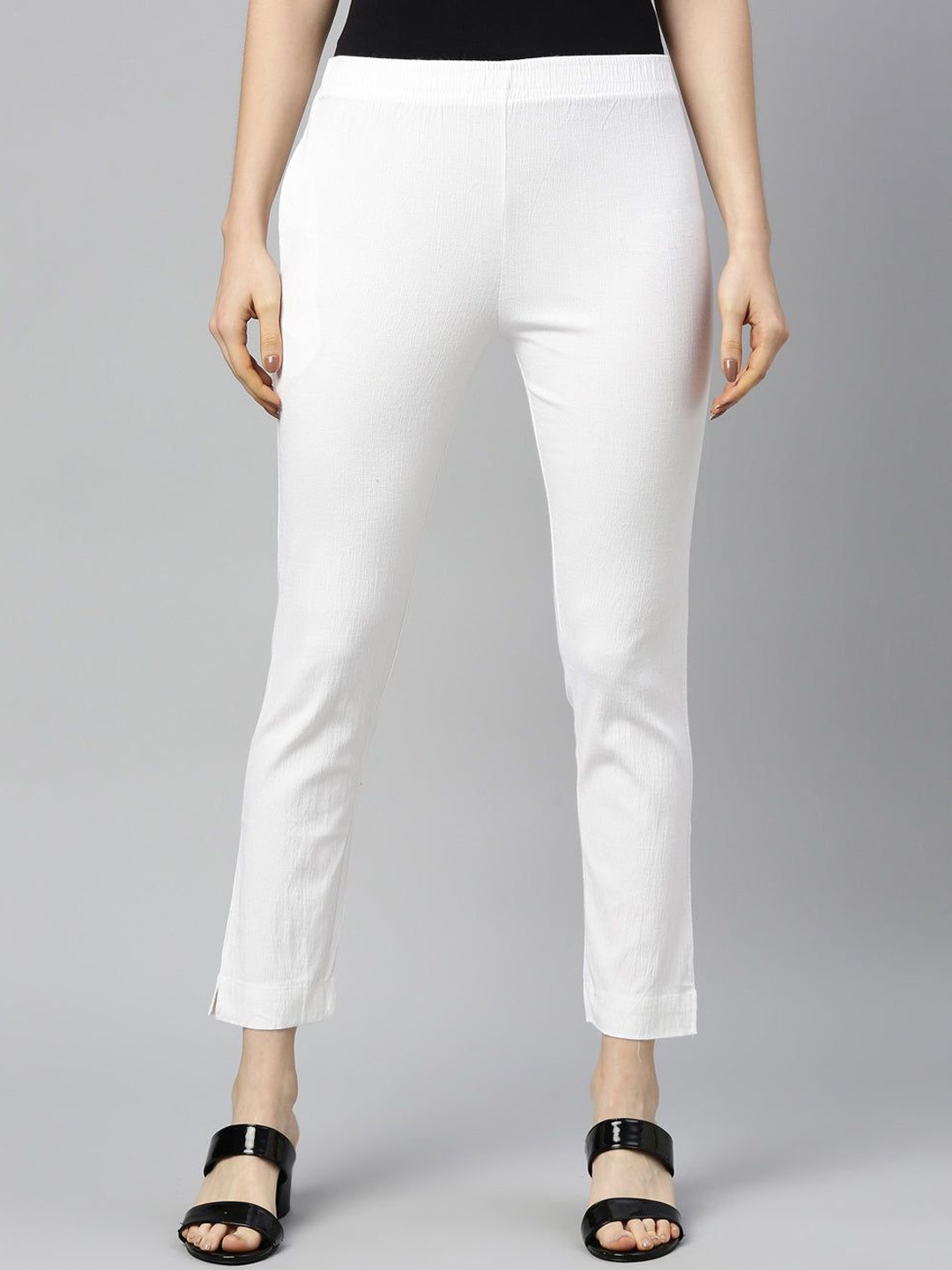 

IndianRang Women Relaxed Mid-Rise Flat-Front Cropped Trousers, White