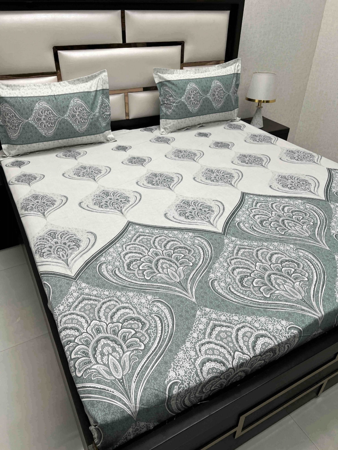 

Pure Decor Cotton King Size Double Bed Bedsheet With 2 Pillow Covers 2.74m X 2.74m, Green