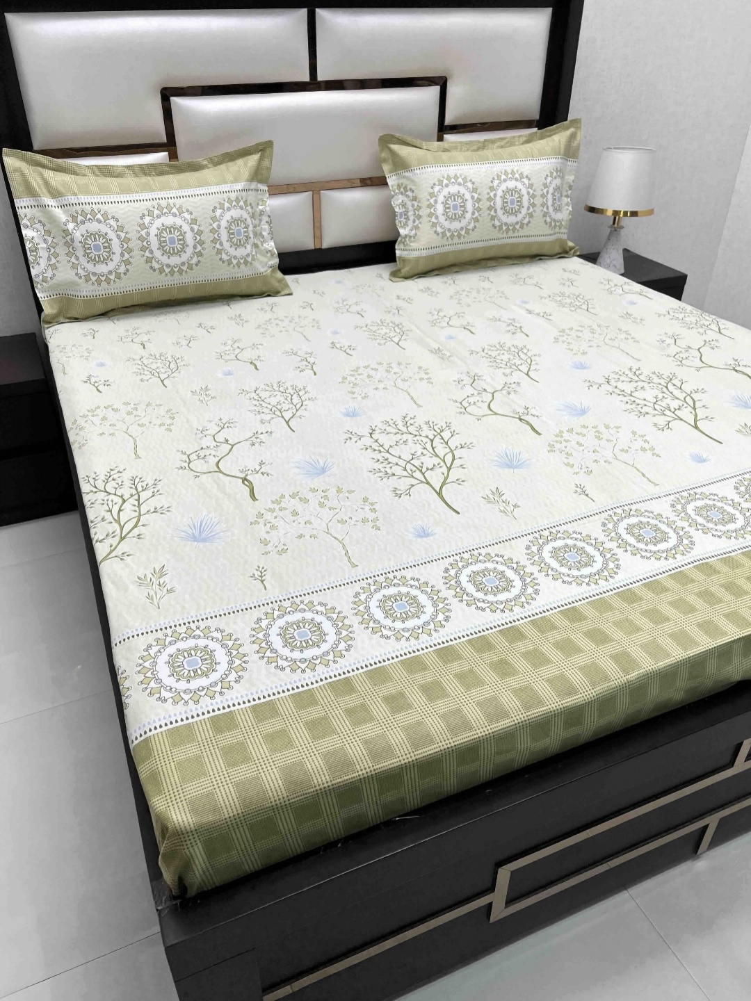 

Pure Decor Cotton King Size Double Bed Bedsheet With 2 Pillow Covers 2.74m X 2.74m, Green