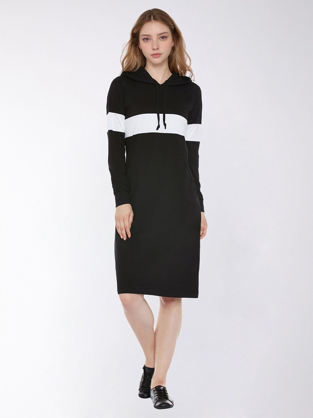 

The Roadster Lifestyle Co. Women Colourblocked Cotton Hooded T-Shirt Dress, Black