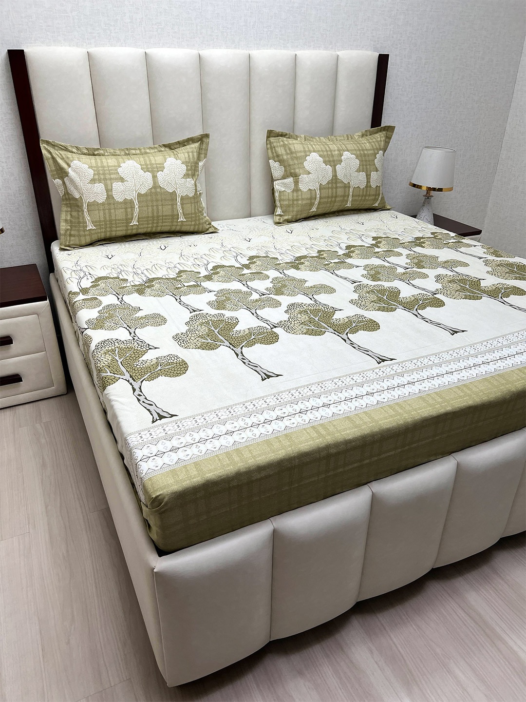 

Pure Decor Cotton King Size Double Bed Bedsheet With 2 Pillow Covers 2.74m X 2.74m, Green