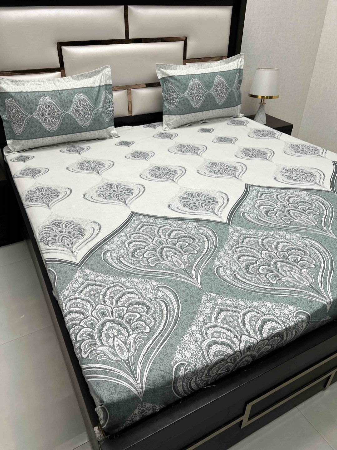 

Pure Decor Cotton King Size Double Bed Bedsheet With 2 Pillow Covers 2.74m X 2.74m, Green