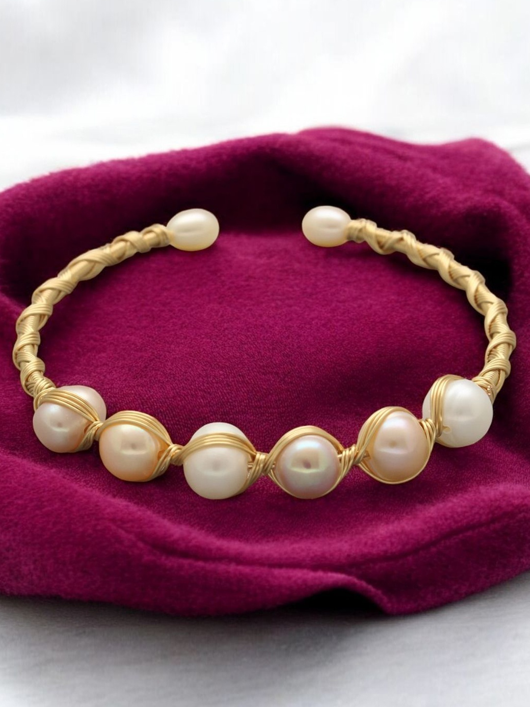 

Sri Jagdamba Pearls Dealer Gold Plated Pearls Bracelet, Multi