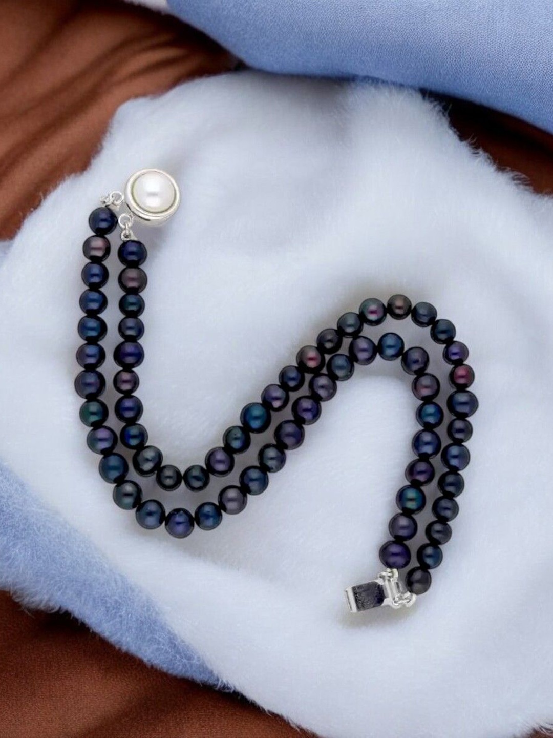 

Sri Jagdamba Pearls Dealer Silver Plated Pearls Bracelet