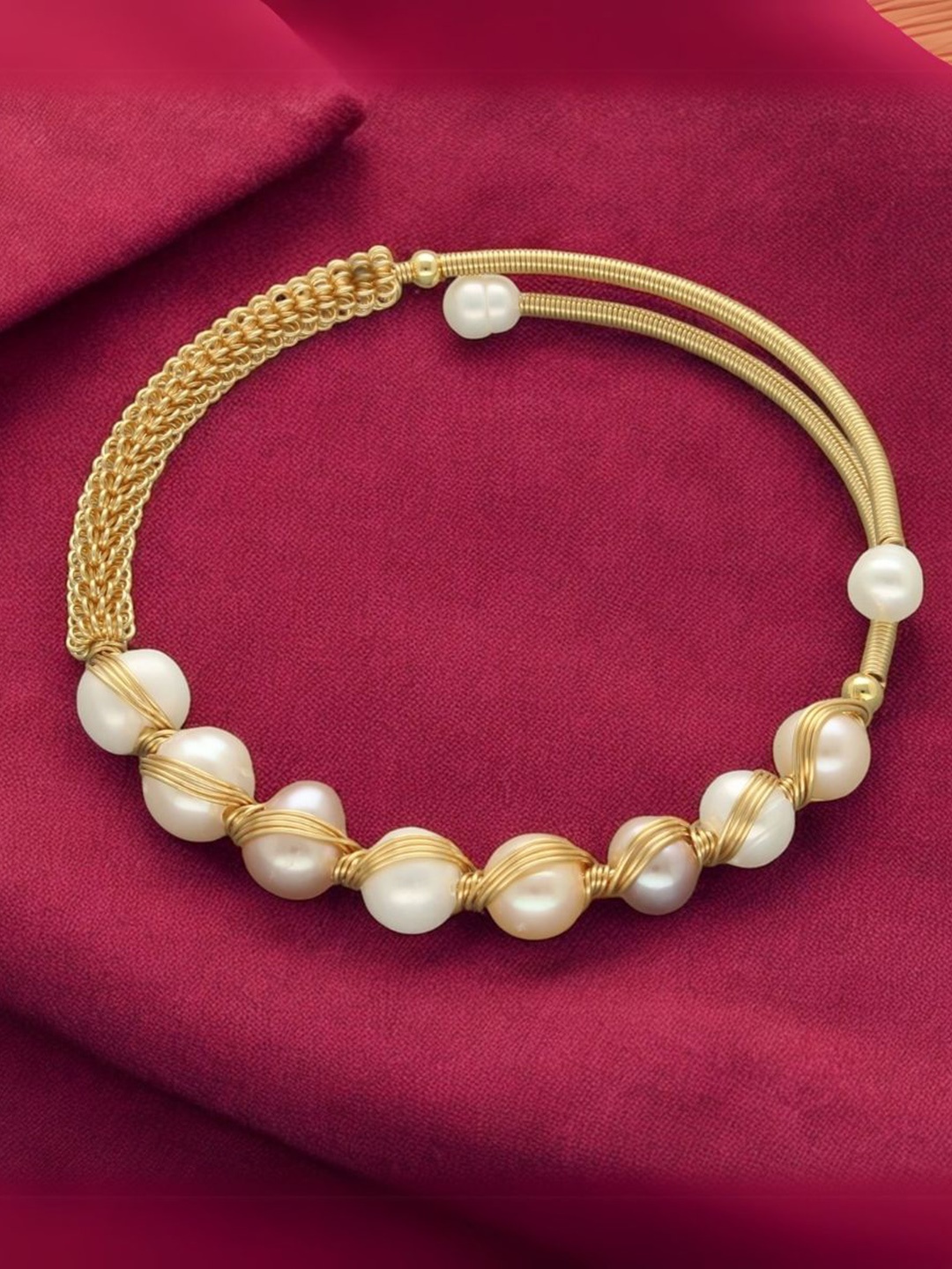 

Sri Jagdamba Pearls Dealer Gold Plated Pearls Bracelet