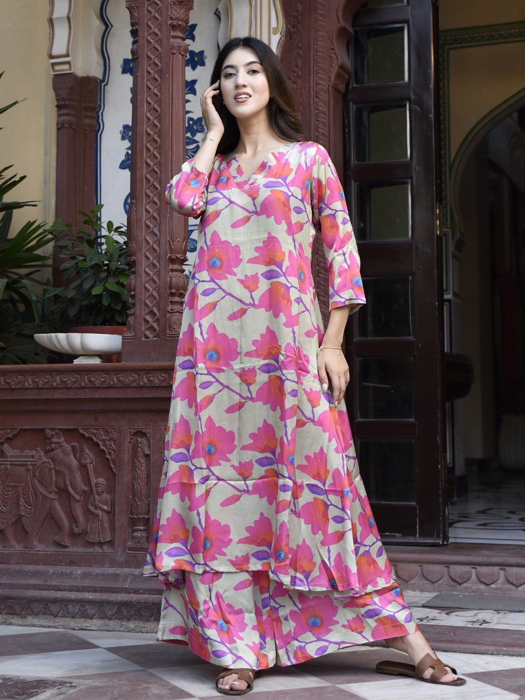 

DIMPLE DESIGN STUDIO Floral Printed Satin A-Line Kurta With Palazzos, Pink