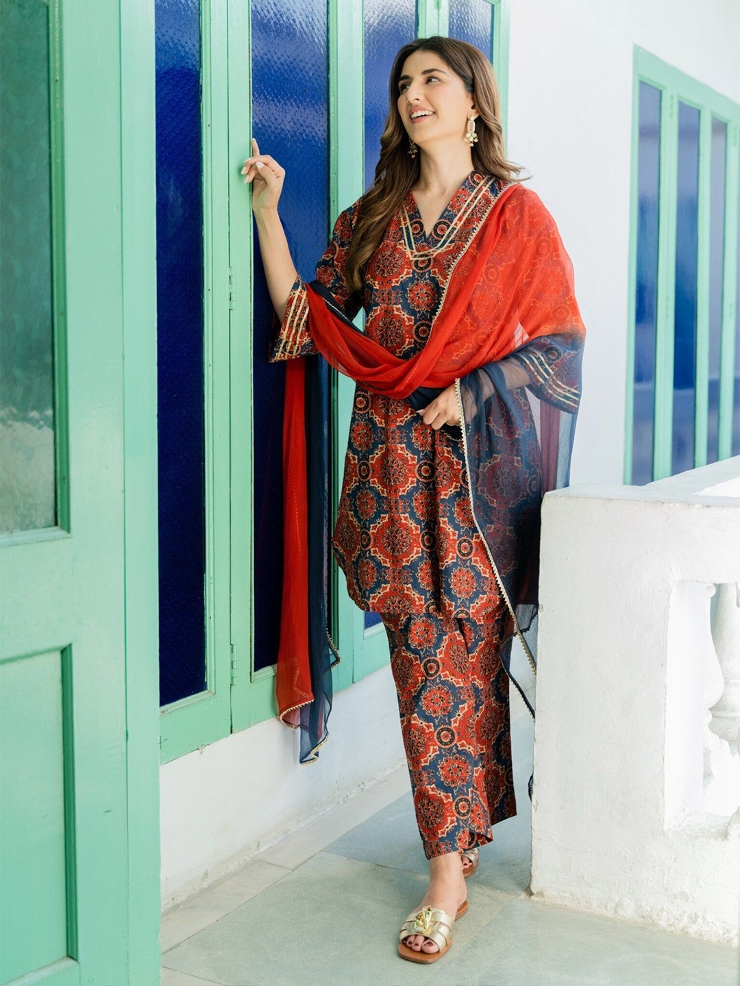 

DIMPLE DESIGN STUDIO Geometric Printed Straight Kurta with Palazzos & Dupatta, Maroon