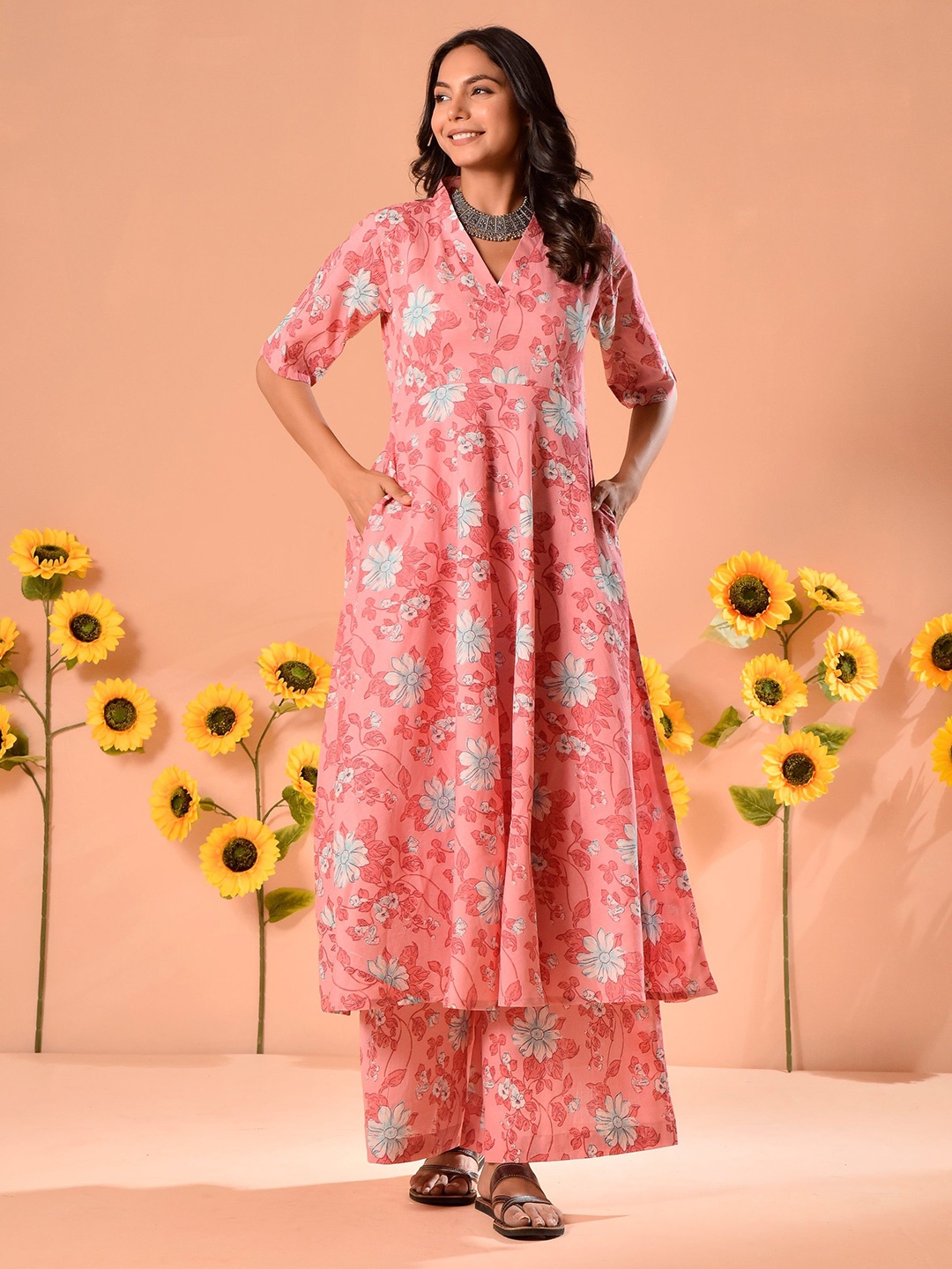 

DIMPLE DESIGN STUDIO Floral Printed Pure Cotton Anarkali Kurta with Palazzos, Pink