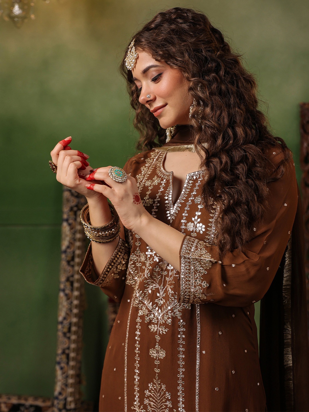 

DIMPLE DESIGN STUDIO Women Ethnic Motifs Embroidered Regular Kurta with Pyjamas & Dupatta, Brown