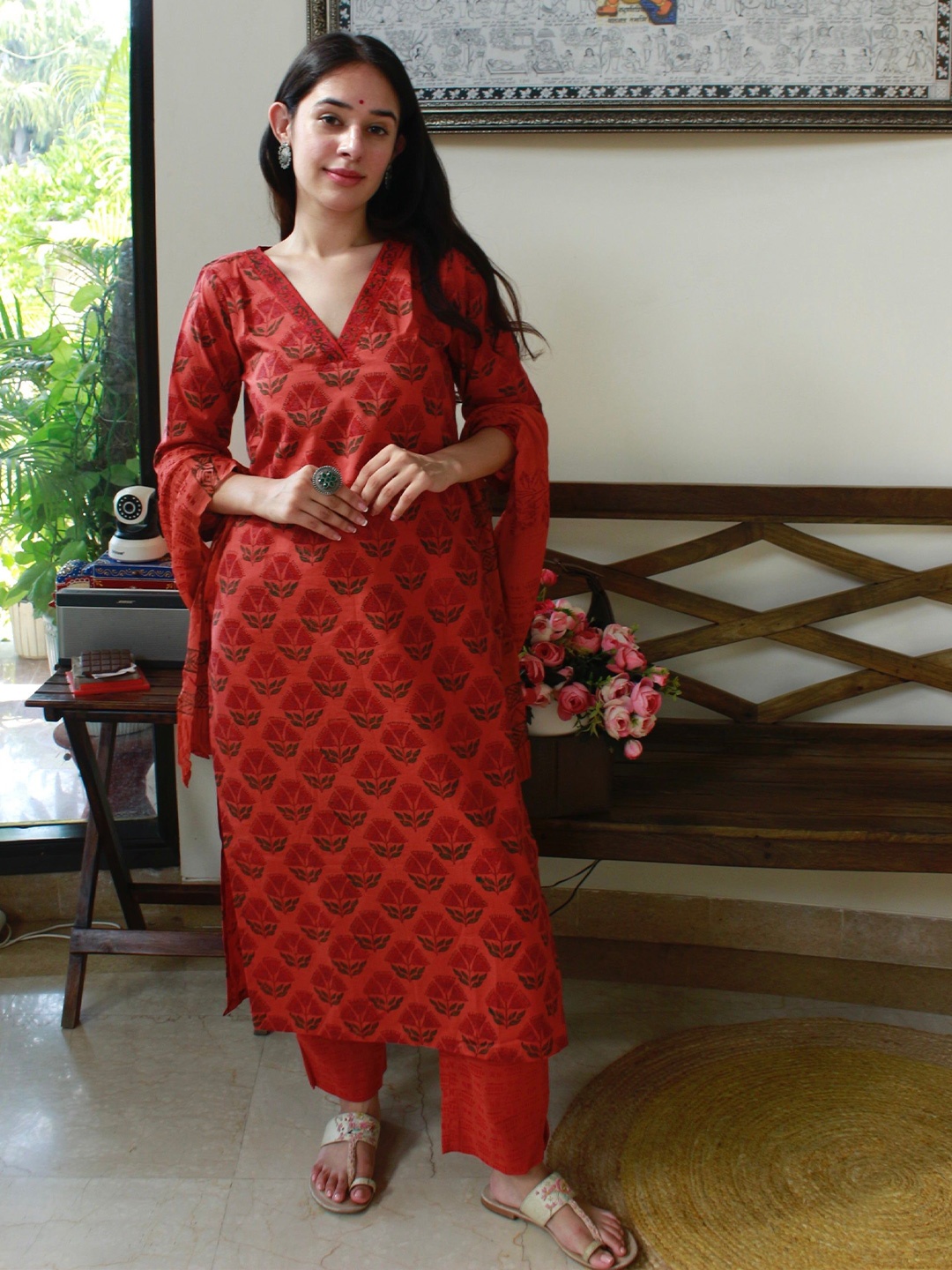 

DIMPLE DESIGN STUDIO Women Floral Printed Regular Kurta with Pyjamas & With Dupatta, Red