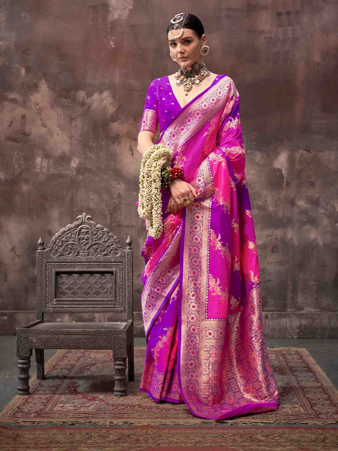 

Mitera Ethnic Motifs Woven Design Zari Saree, Magenta