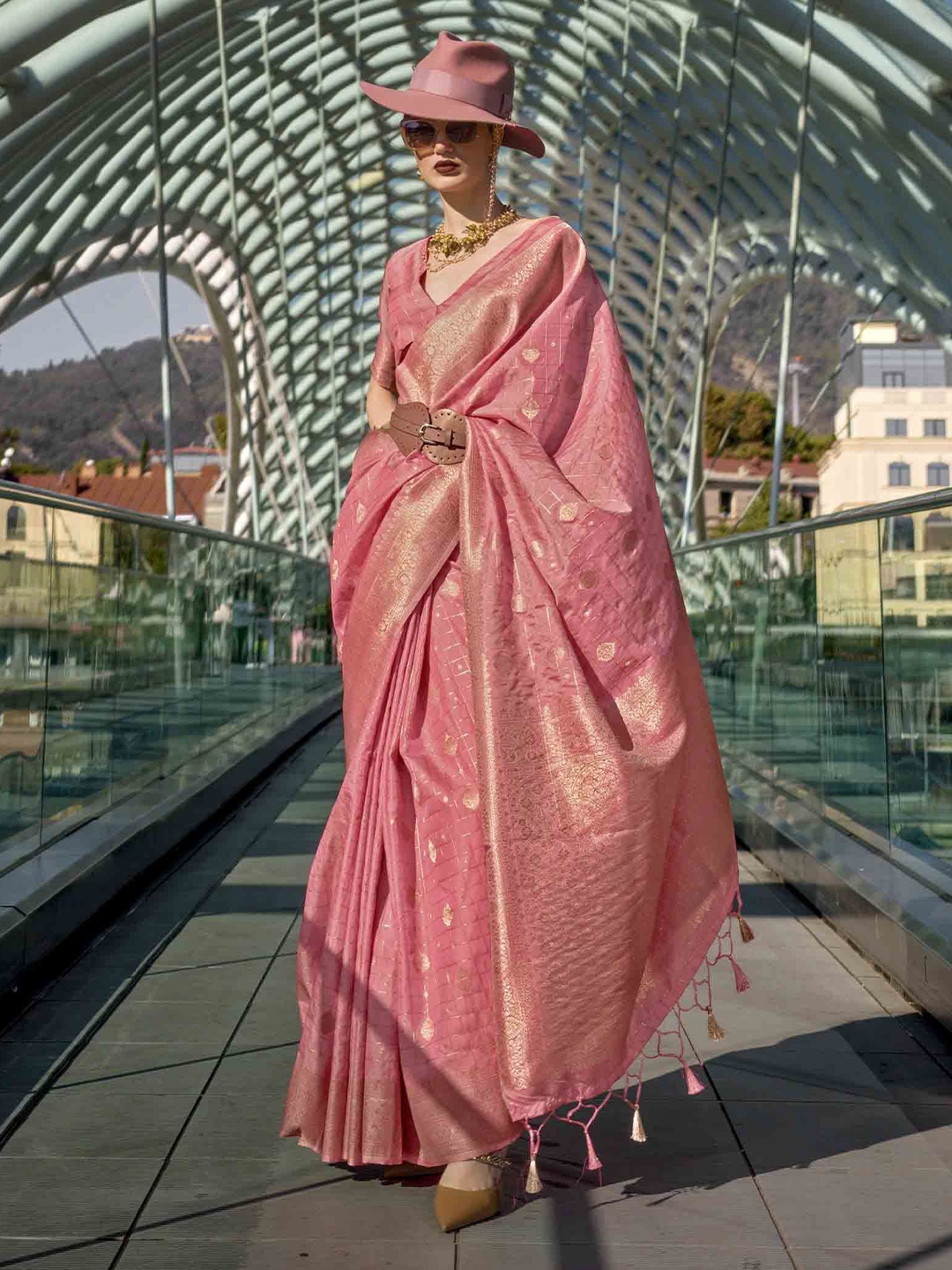 

Mitera Ethnic Motifs Woven Design Zari Saree, Peach