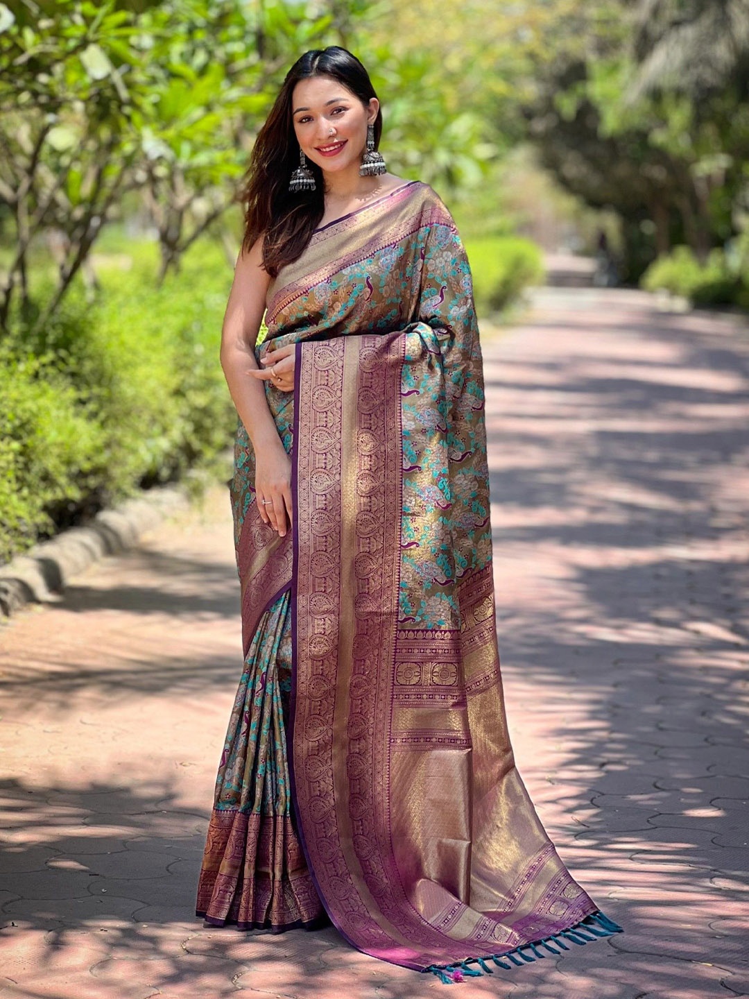 

LeeliPeeri Designer Woven Design Zari Banarasi Saree, Olive