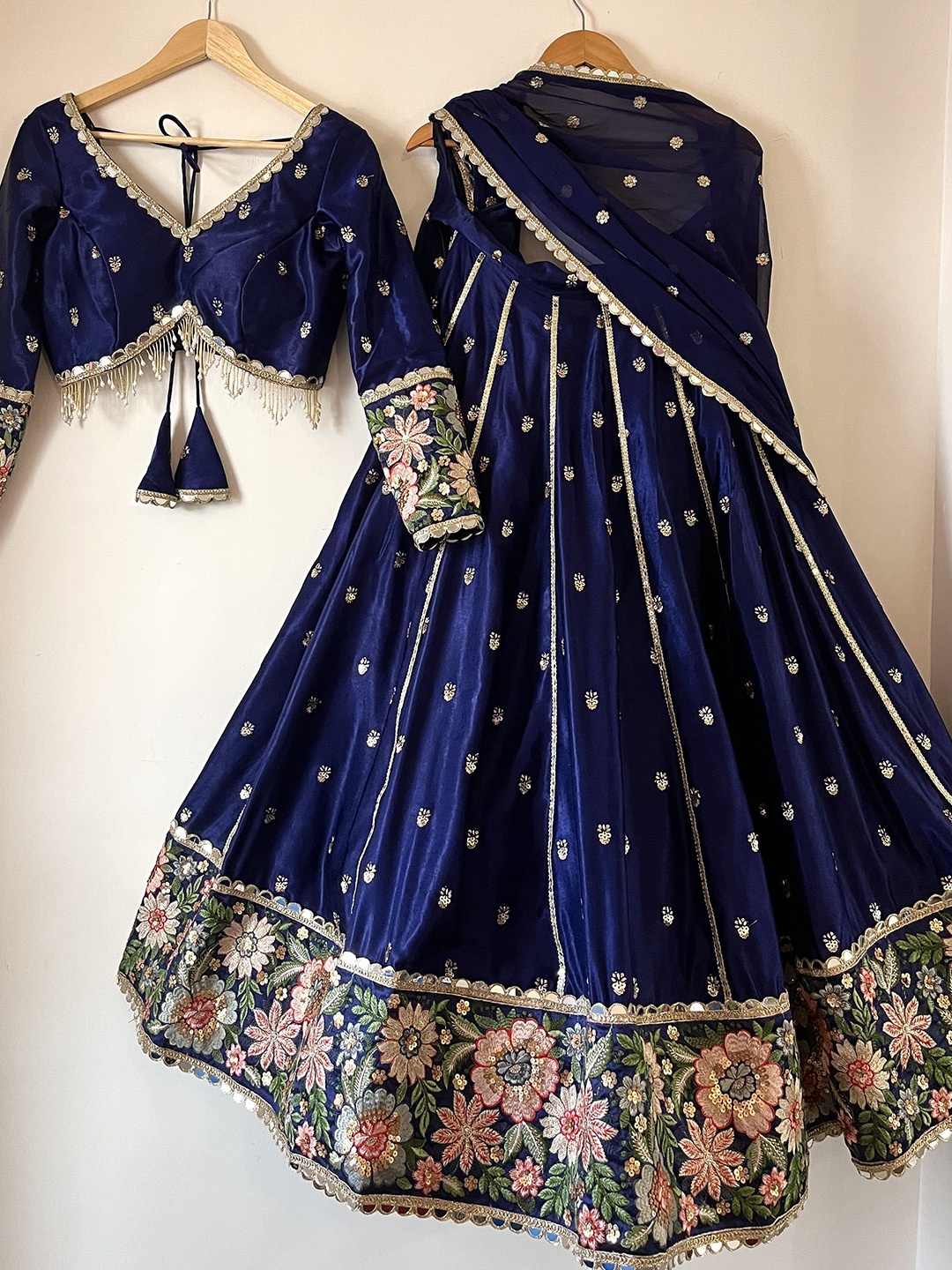 

StyleStatement Embroidered Sequinned Ready to Wear Lehenga & Unstitched Blouse With Dupatta, Navy blue