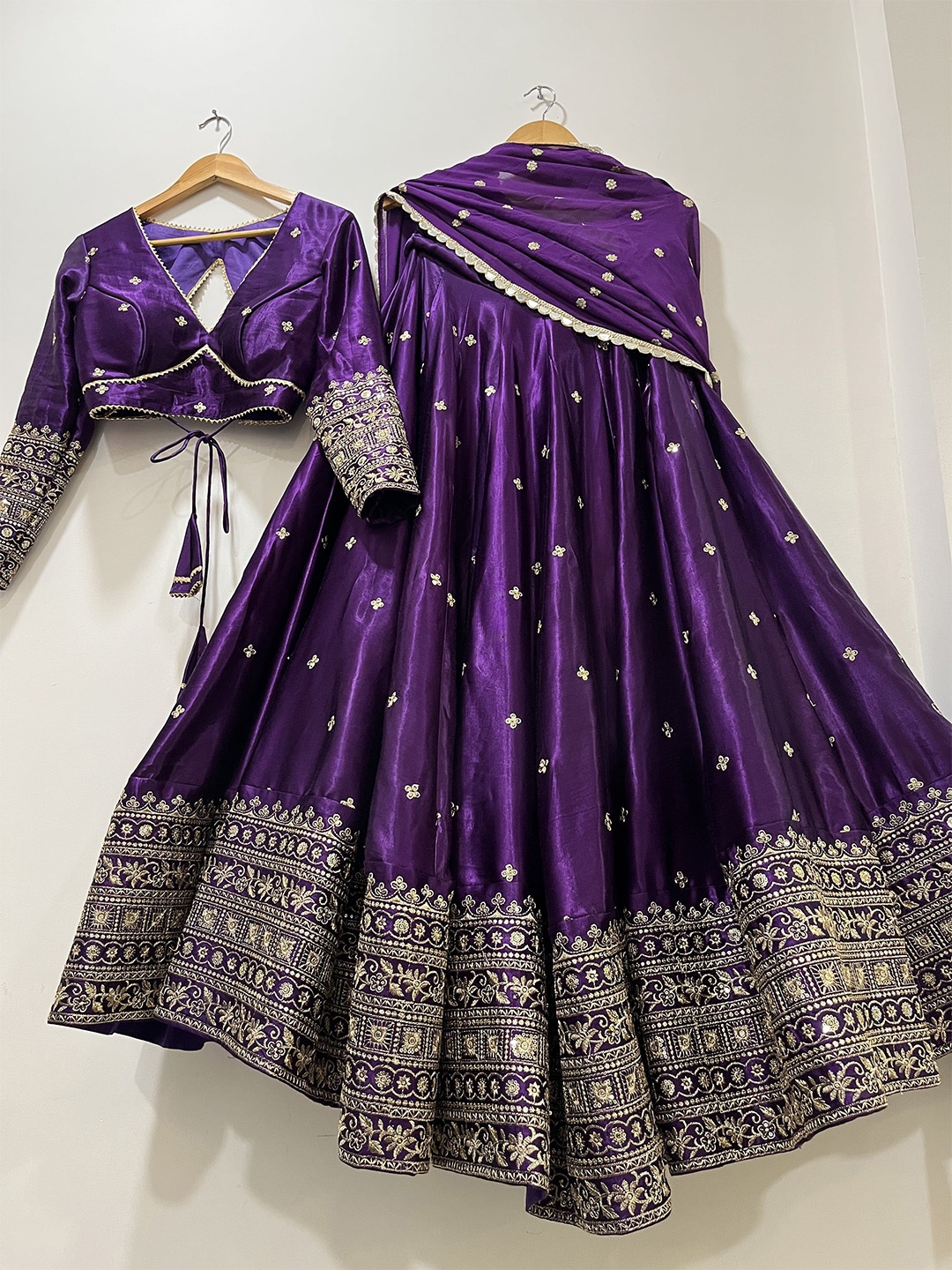 

StyleStatement Embroidered Sequinned Ready to Wear Lehenga & Unstitched Blouse With Dupatta, Purple