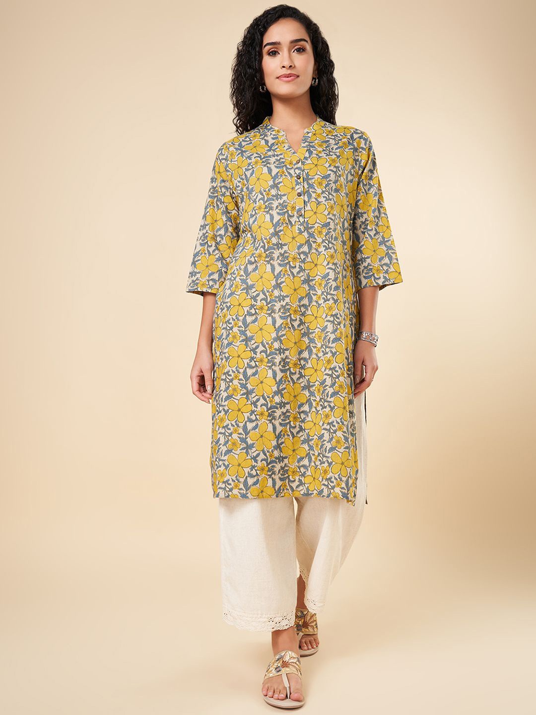 

RANGMANCH BY PANTALOONS Women Geometric Printed Mirror Work Kurta, Yellow