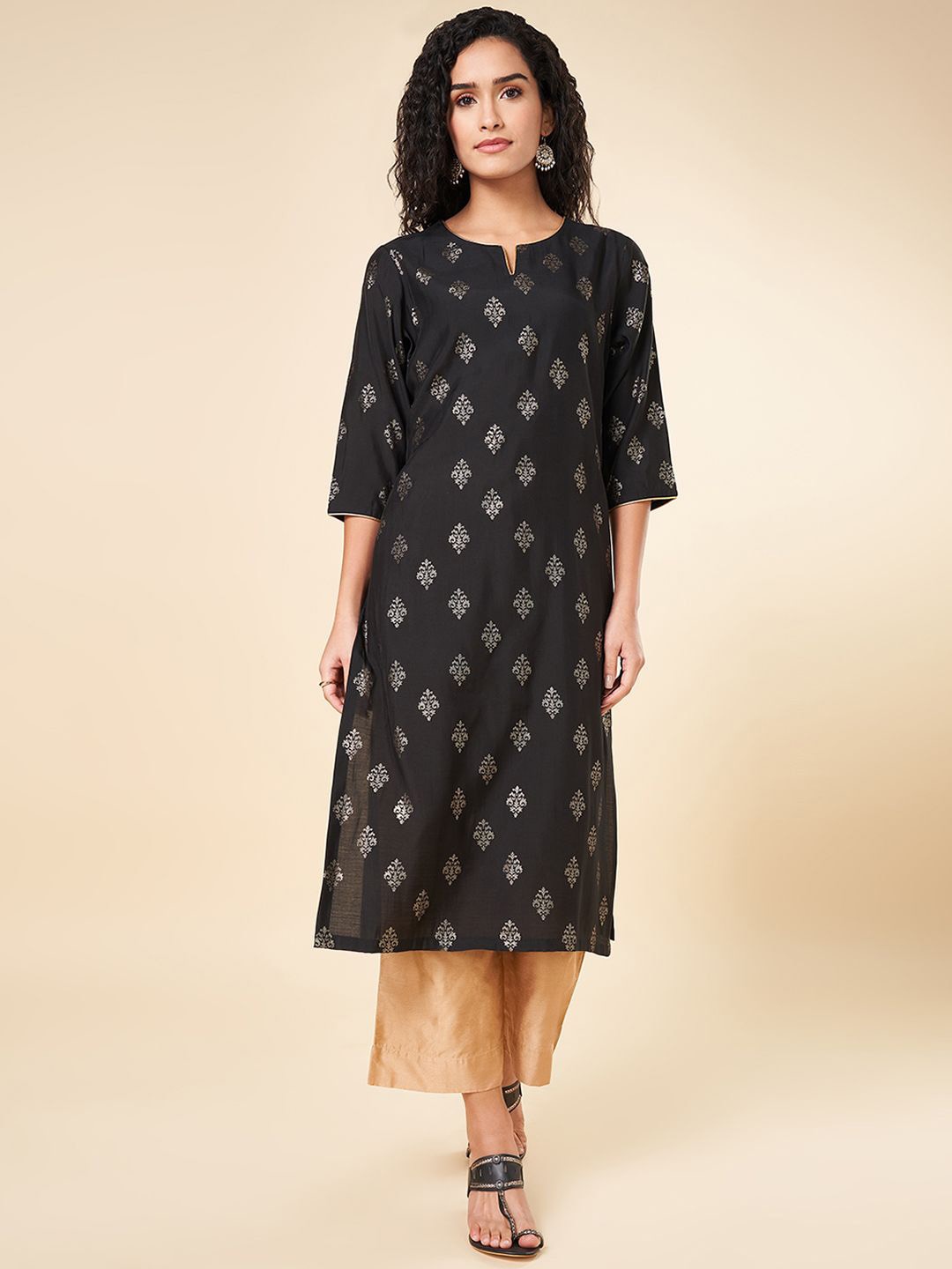 

RANGMANCH BY PANTALOONS Women Geometric Printed Flared Sleeves Sequinned Kurta, Black