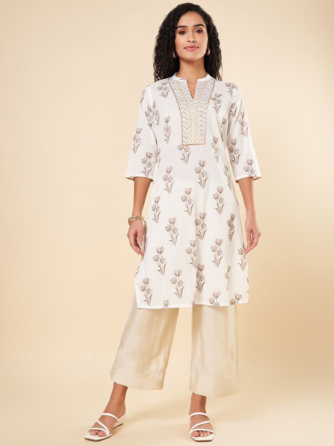 

RANGMANCH BY PANTALOONS Women Floral Printed Thread Work Kurta, Cream