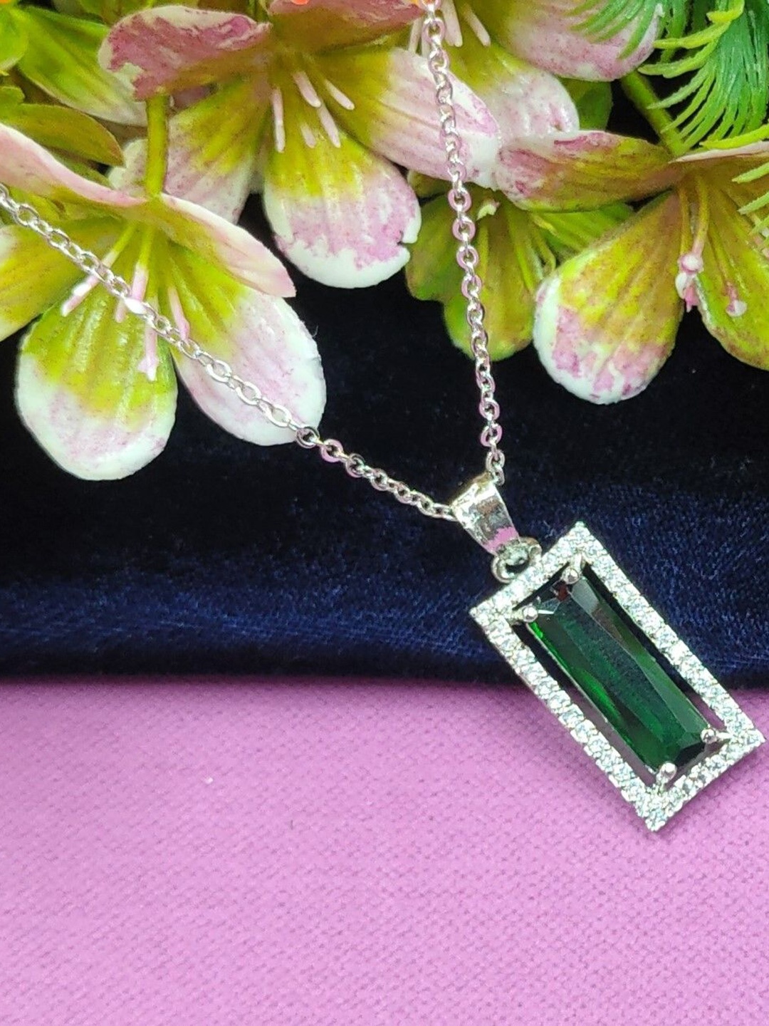 

Knigght Angel Jewels Silver-Plated Square Pendants