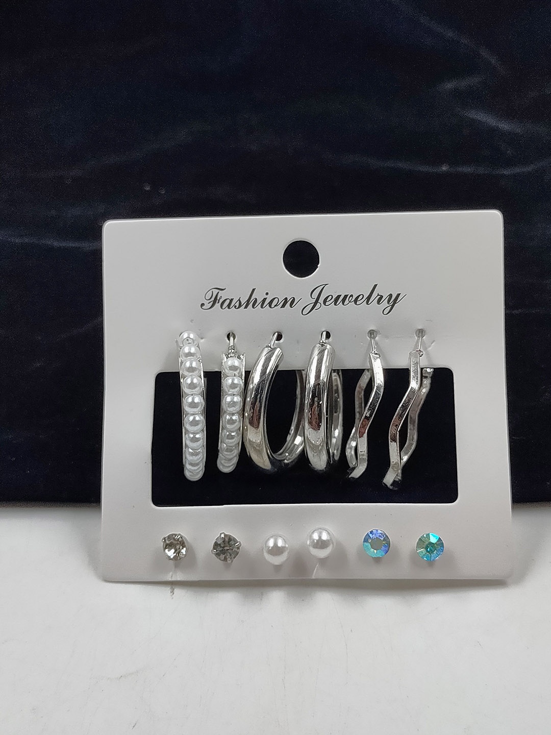 

Knigght Angel Jewels Contemporary Studs Earrings, Silver