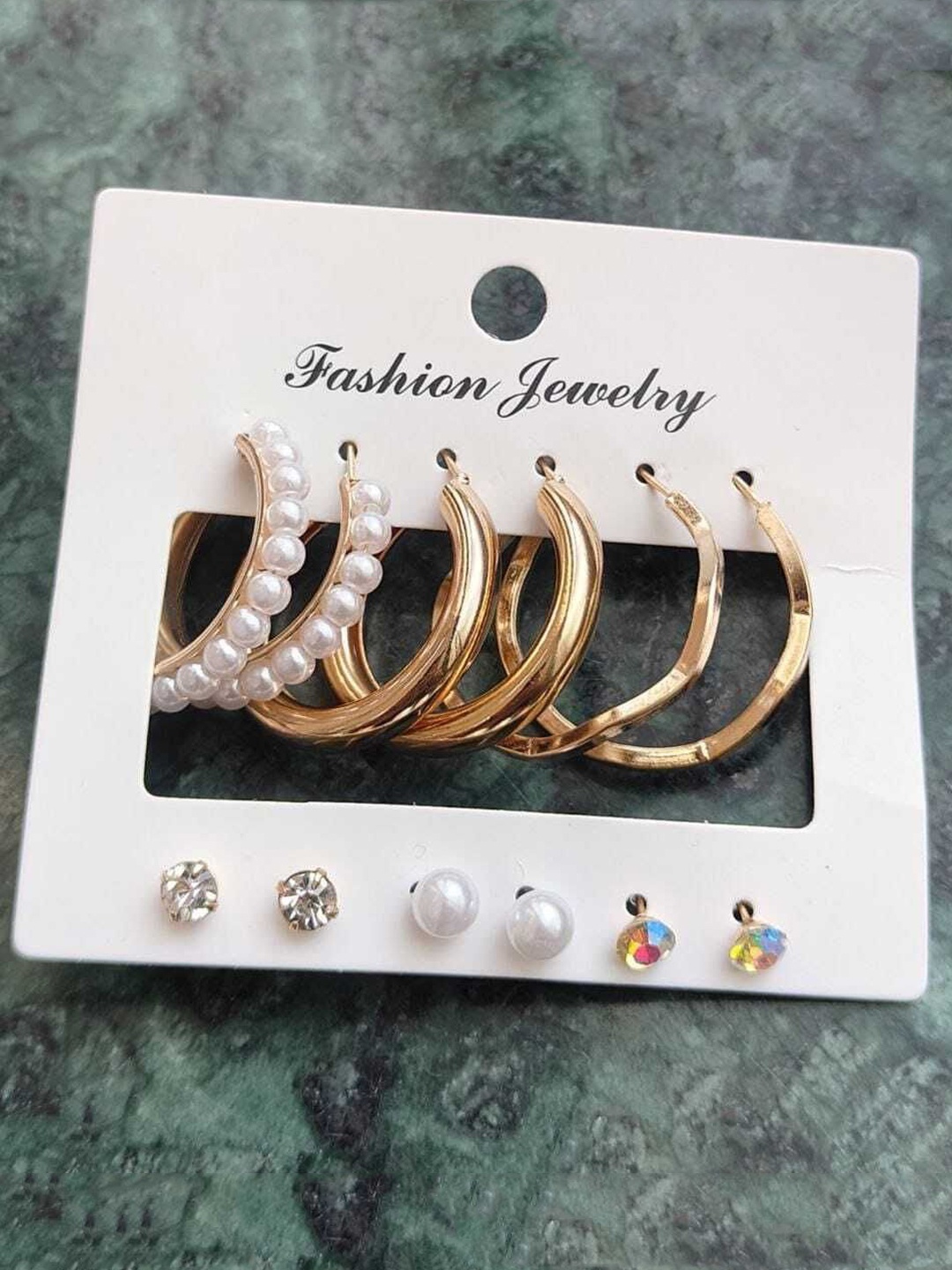 

Knigght Angel Jewels Contemporary Studs Earrings, Gold