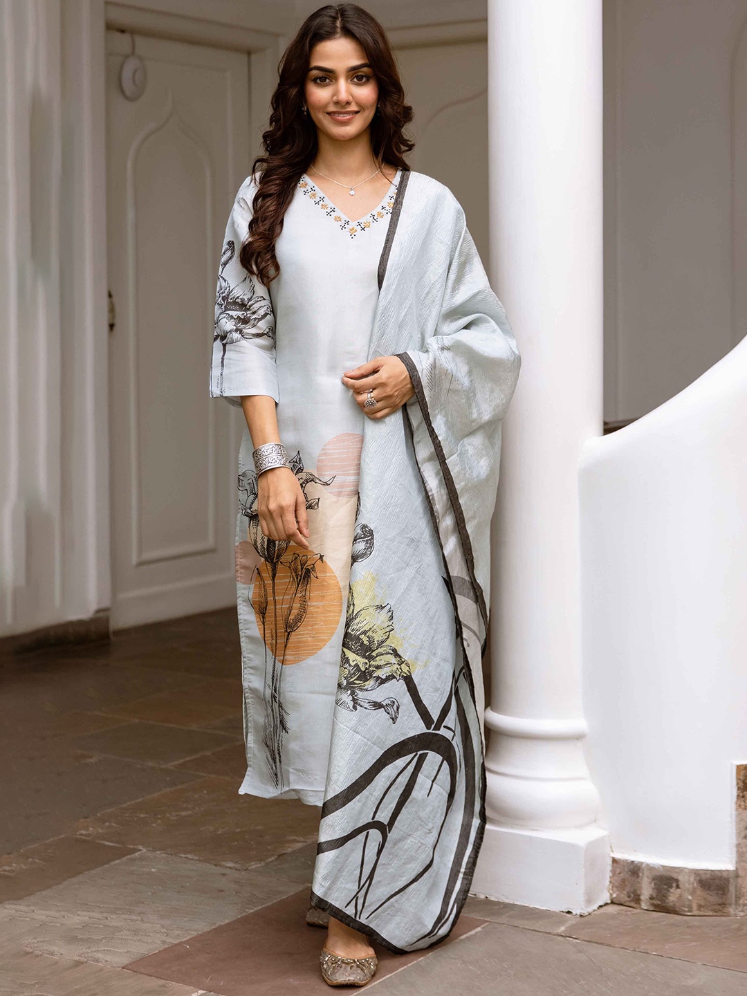 

KALINI Women Floral Embroidered Regular Thread Work Kurta with Trousers & With Dupatta, Grey
