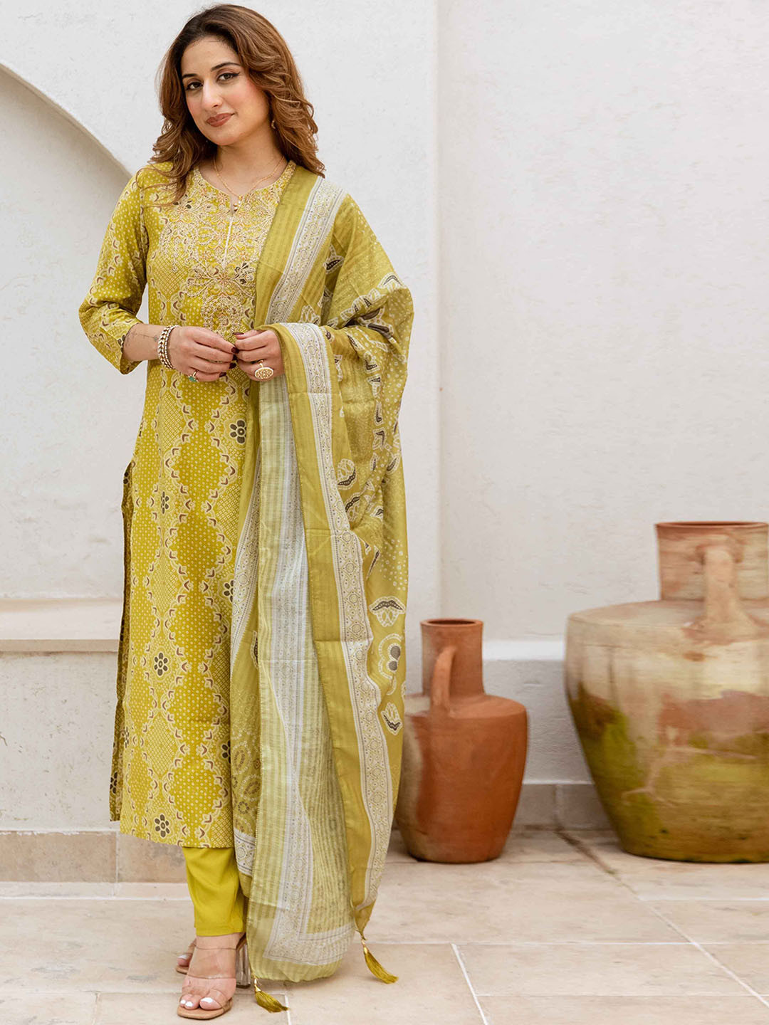 

KALINI Women Bandhani Printed Regular Sequinned Kurta with Trousers & With Dupatta, Green