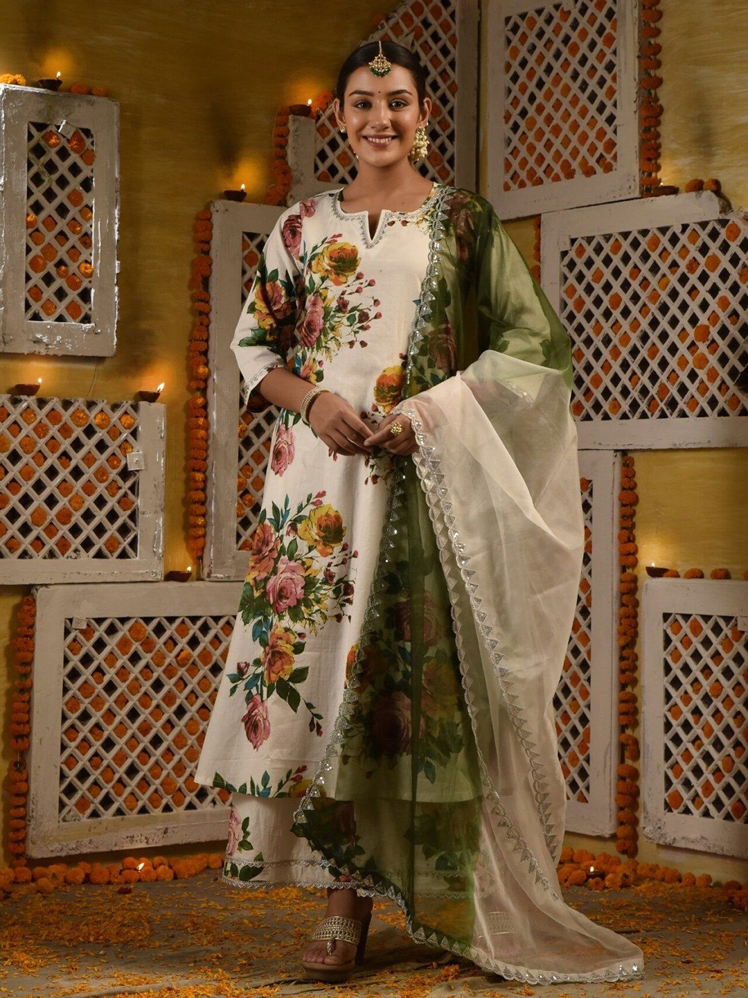 

DIMPLE DESIGN STUDIO Floral Printed Pure Cotton Straight Kurta with Palazzos & Dupatta, White