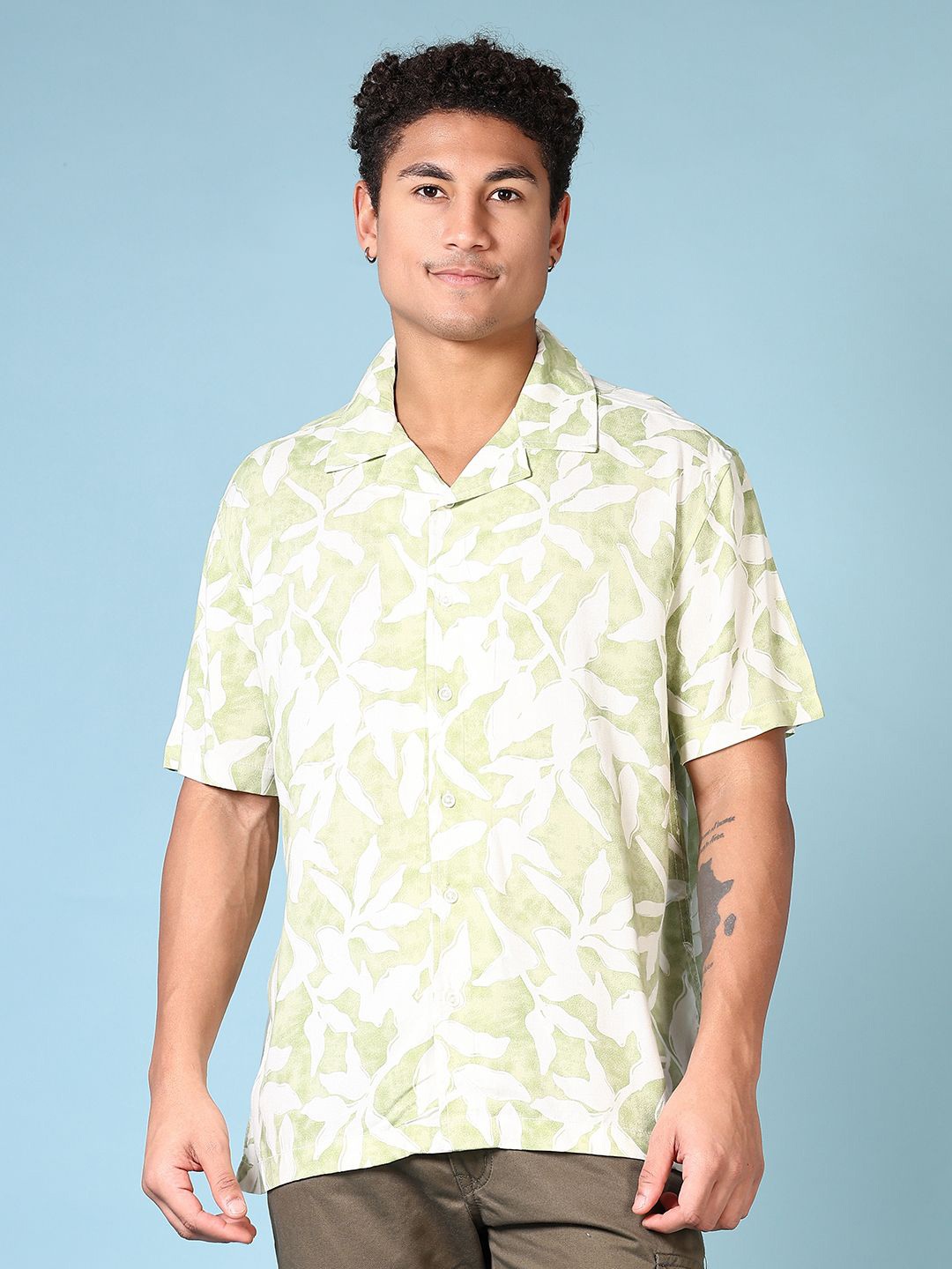

V-Mart Men Opaque Printed Casual Shirt, Green