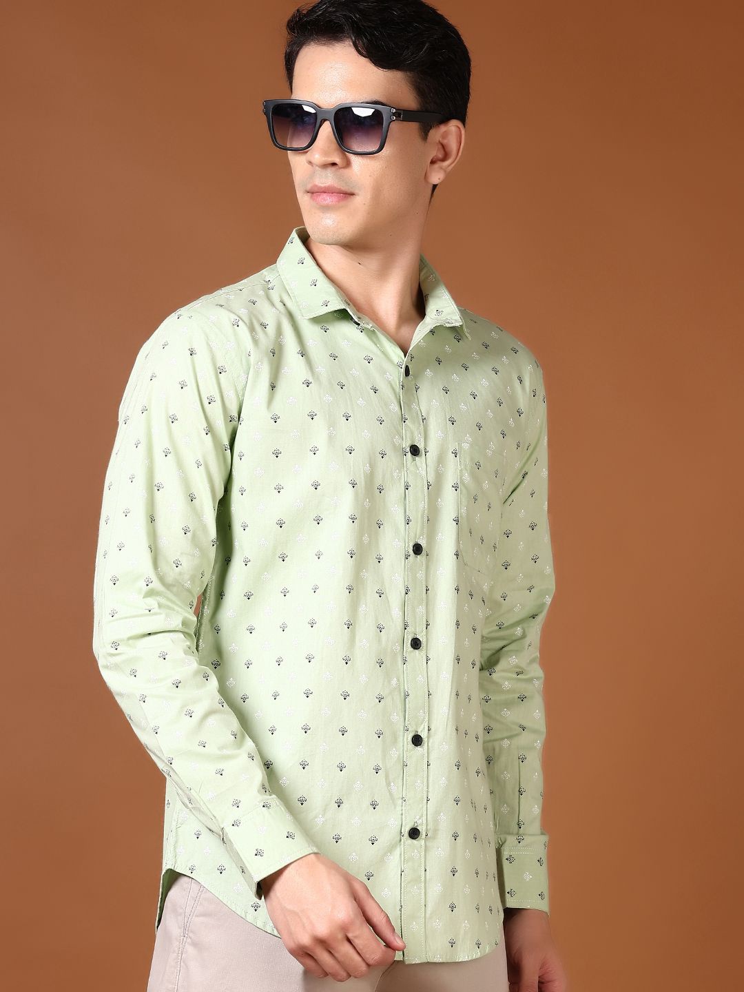 

V-Mart Men Opaque Printed Formal Shirt, Green