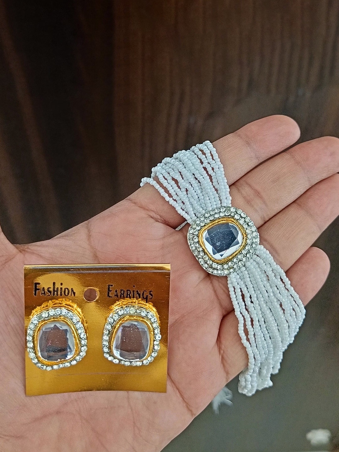 

Knigght Angel Jewels Gold-Plated Kundan-Studded & Beaded Jewellery Set
