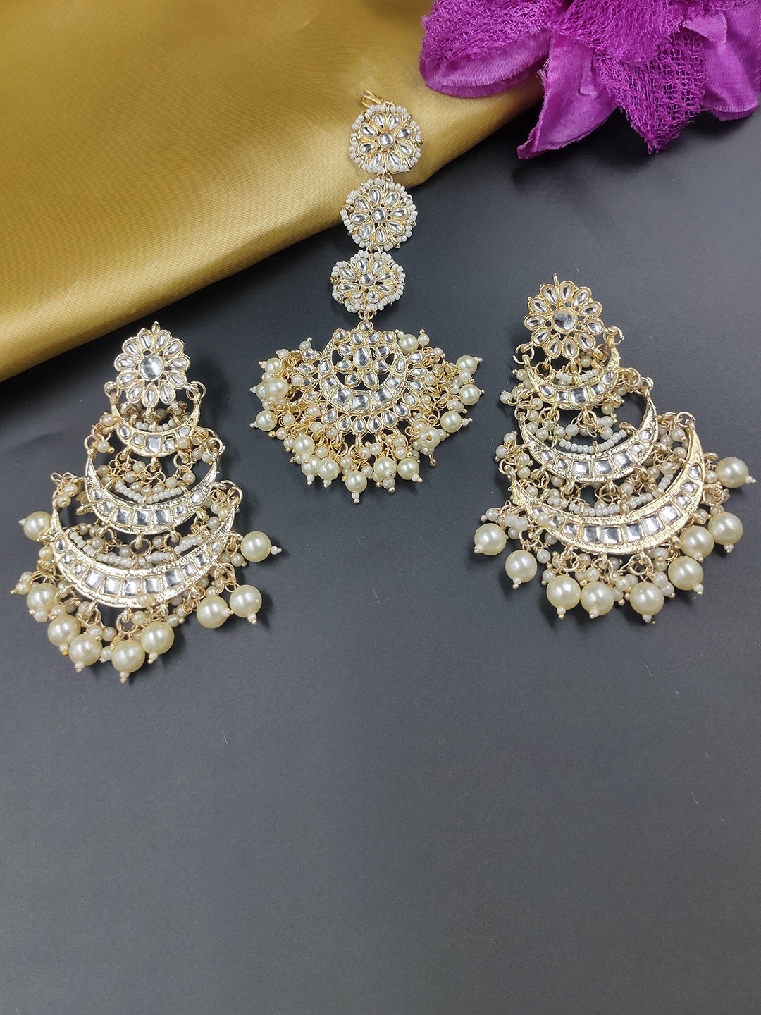 

Knigght Angel Jewels Gold-Plated Stone-Studded & Beaded Jewellery Set