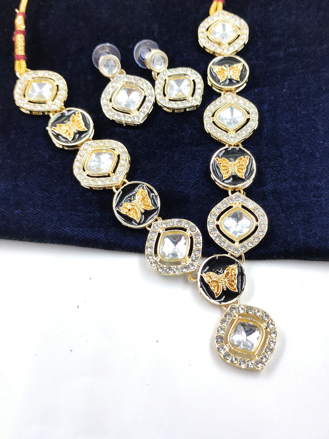 

Knigght Angel Jewels Gold-Plated Kundan-Studded Jewellery Set