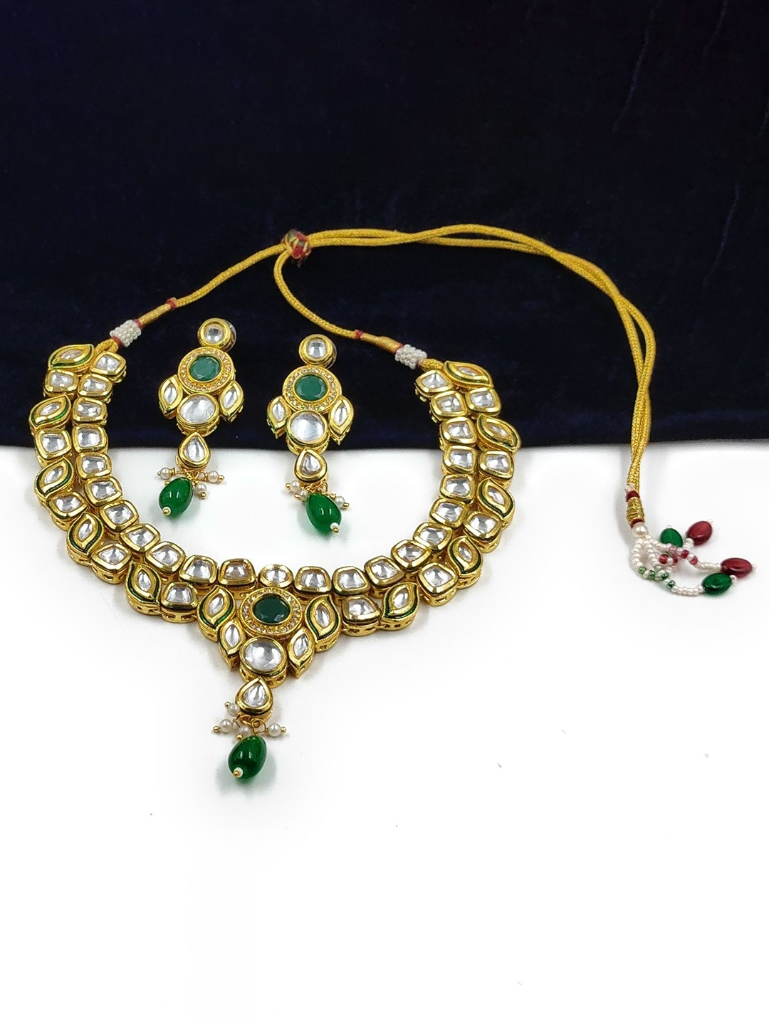 

Knigght Angel Jewels Women Green Jewellery Set