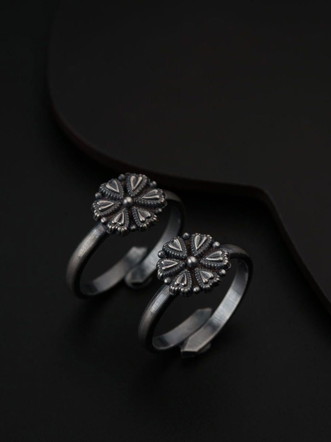 

House of Aadyaa Handcrafted Toe Rings, Silver