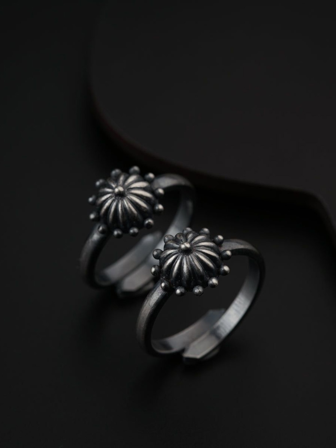 

House of Aadyaa Oxidised Toe Rings, Silver