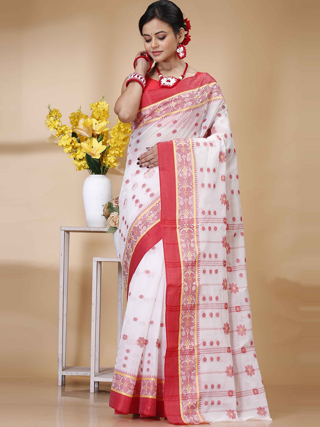 

Ruuprekha Woven Design Pure Cotton Fusion Taant Saree, White