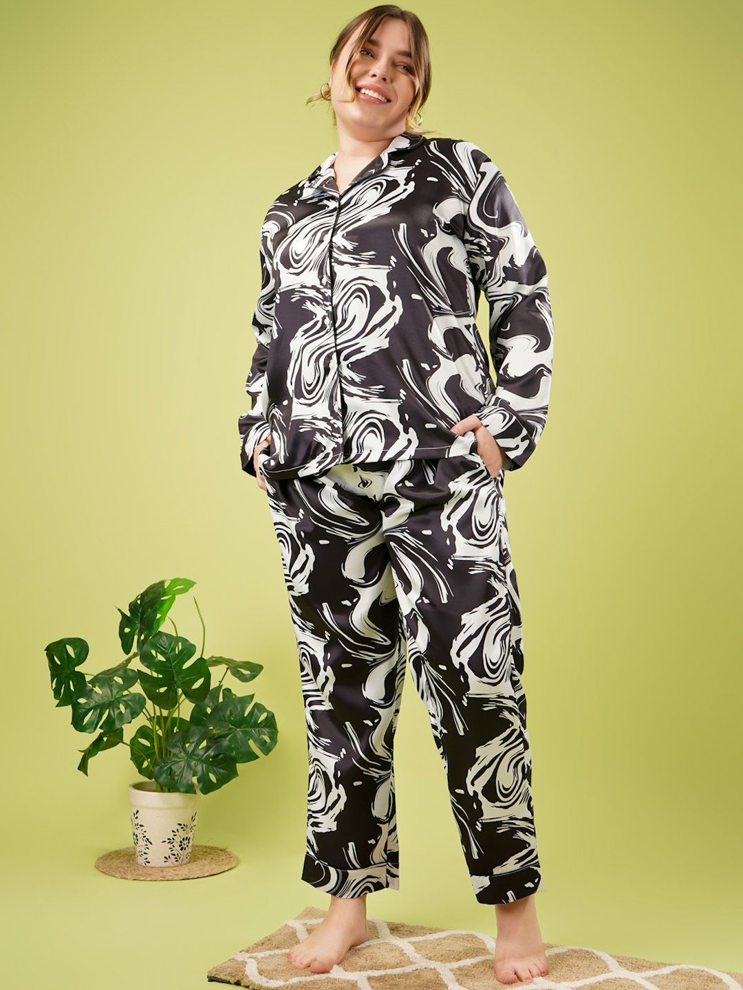 

MOOBA Women Printed Night suit, Black