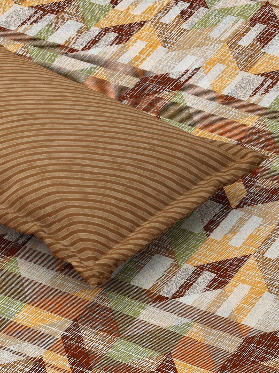 

Aura Brown & Green Geometric 120 TC King Bedsheet with 2 Pillow Covers