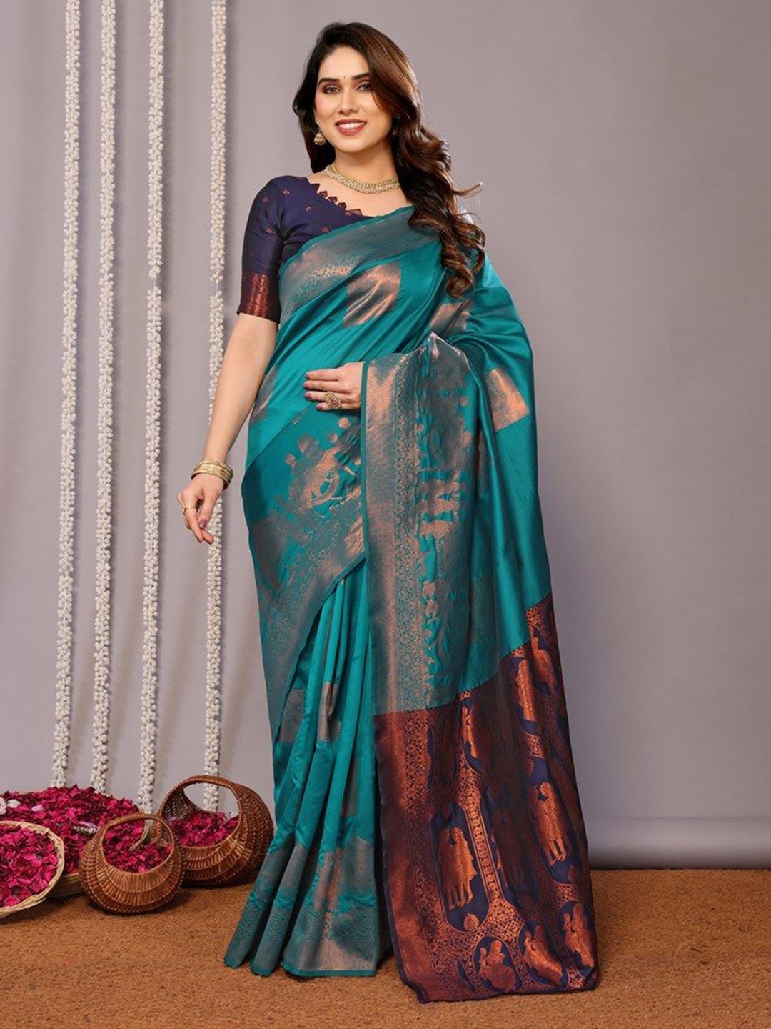 

REDFISH Pure Silk Banarasi Saree, Teal