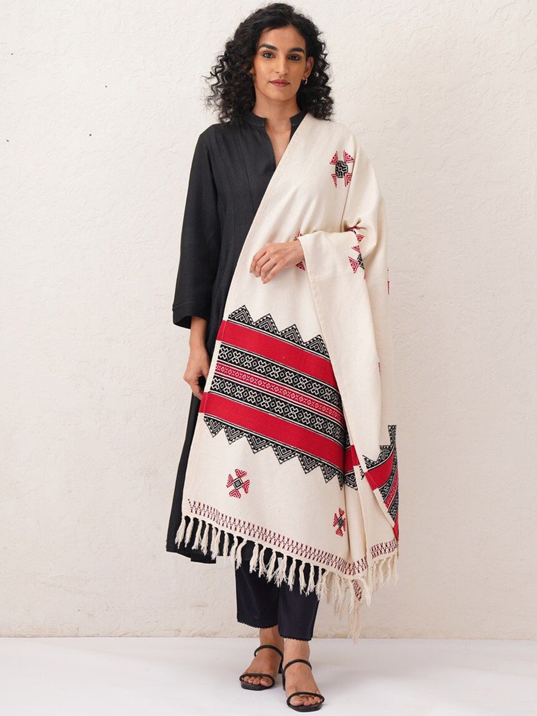 

JAYPORE Floral Woven Design Cotton Shawl, Cream