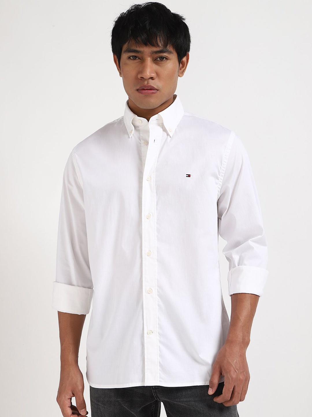 

Tommy Hilfiger Men Button-Down Collar Solid Cotton Casual Shirt, White