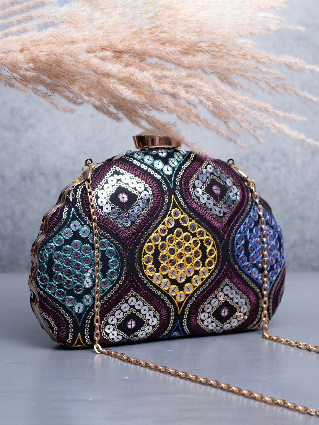 

ARTKLIM Geometric Embroidered Box Clutch, Black
