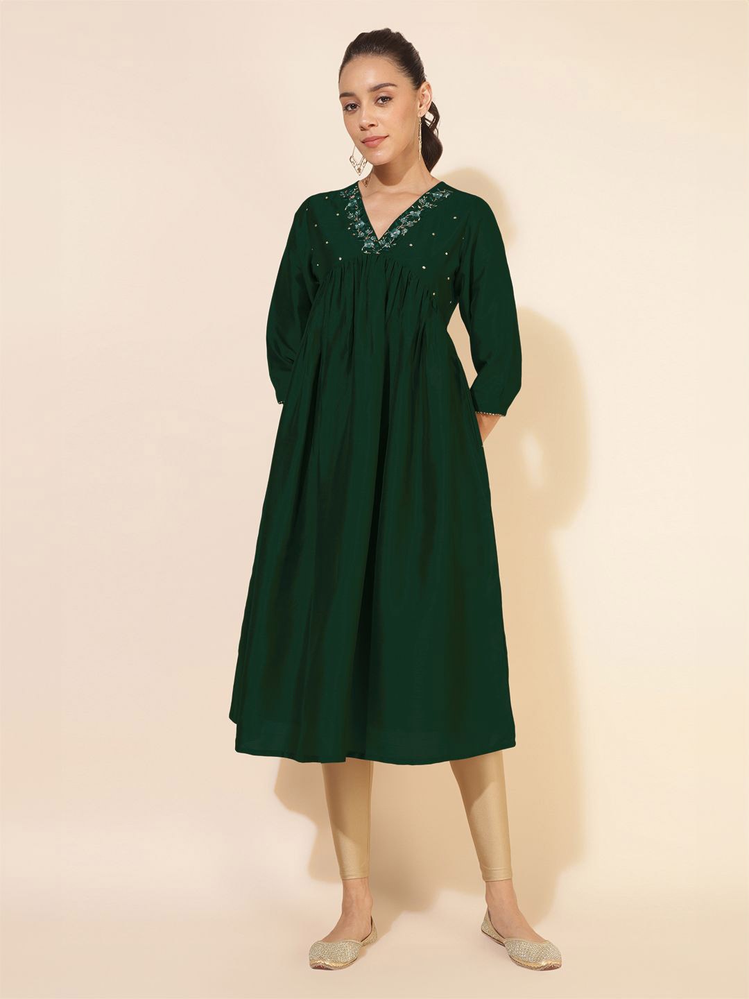 

Janasya Floral Embroidered V-Neck Empire Thread Work A-Line Kurta, Green