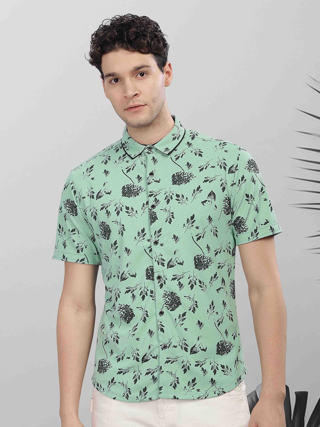 STELLERS Men Comfort Spread Collar Floral Printed Casual Shirt, Green